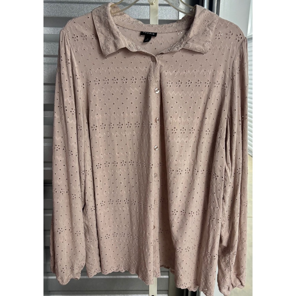 Torrid Mauve Eyelet Embroidery Button Down Peplum Blouse Plus Size 3 3X